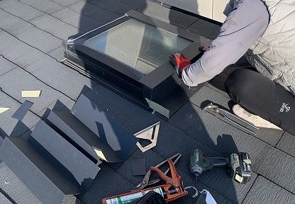 天窓修理　②板金を加工